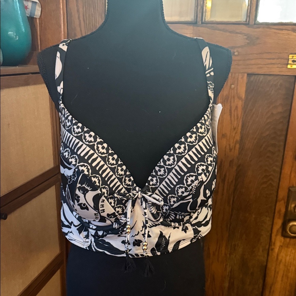 Stylish Black and White Women's swim Top
